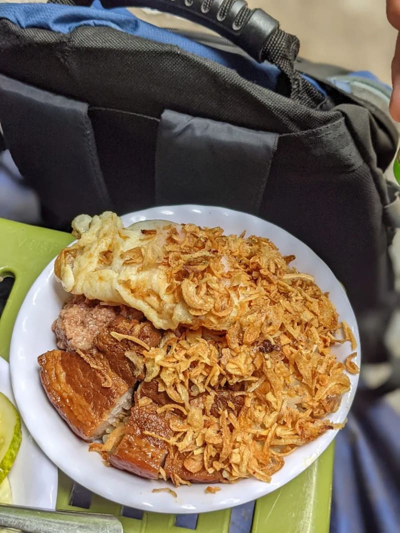 Xoi 74 Bat Su: Delicious sticky rice restaurant for 40 years in the heart of Hanoi's Old Quarter 7